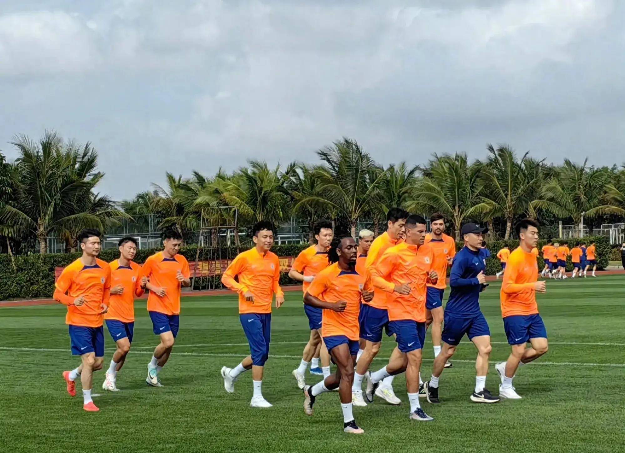 中国队鏖战日本队,李梓嘉状态火热 中国队鏖战日本队,李梓嘉状态火热