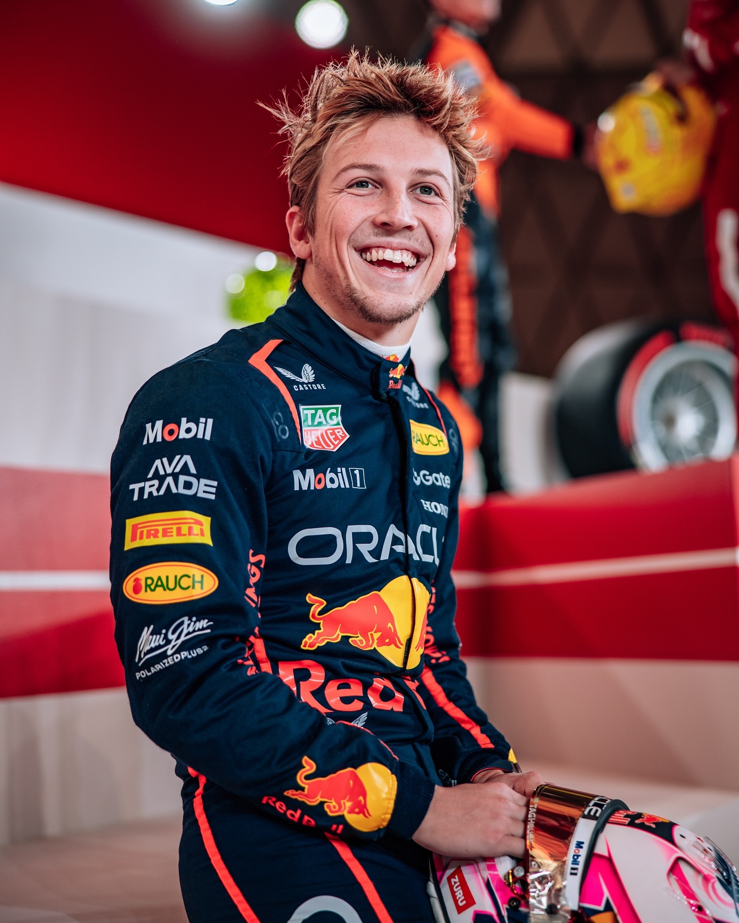 阿斯顿马丁碾压哈斯车队，汉密尔顿扛起全队