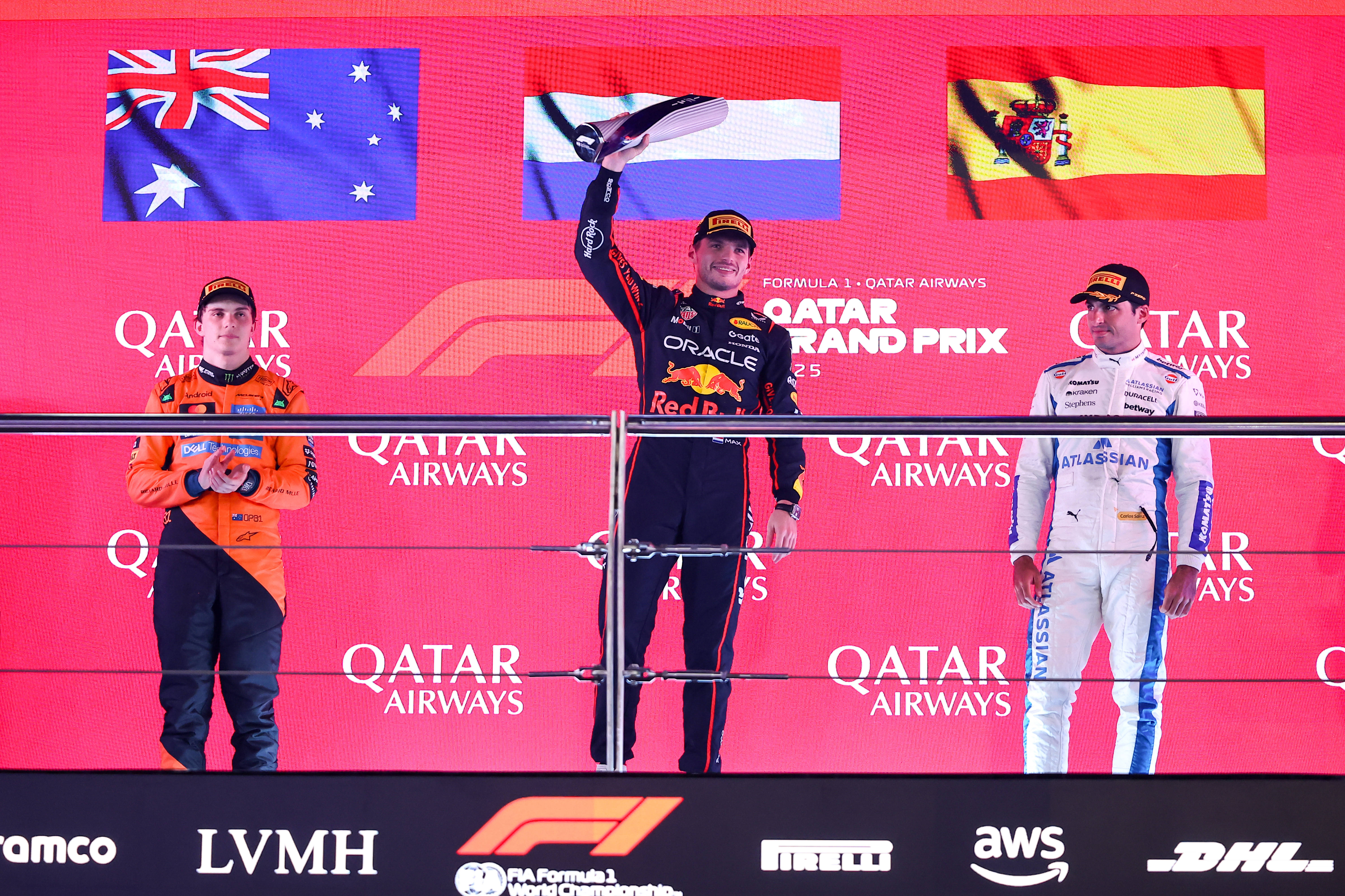 威廉姆斯险胜红牛车队，塞恩斯统治全场