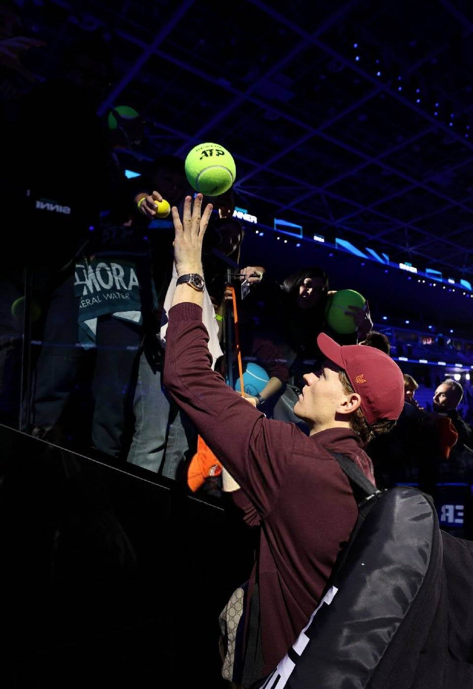 戴维斯杯鏖战ATP总决赛,辛纳关键制胜 戴维斯杯鏖战ATP总决赛,辛纳关键制胜