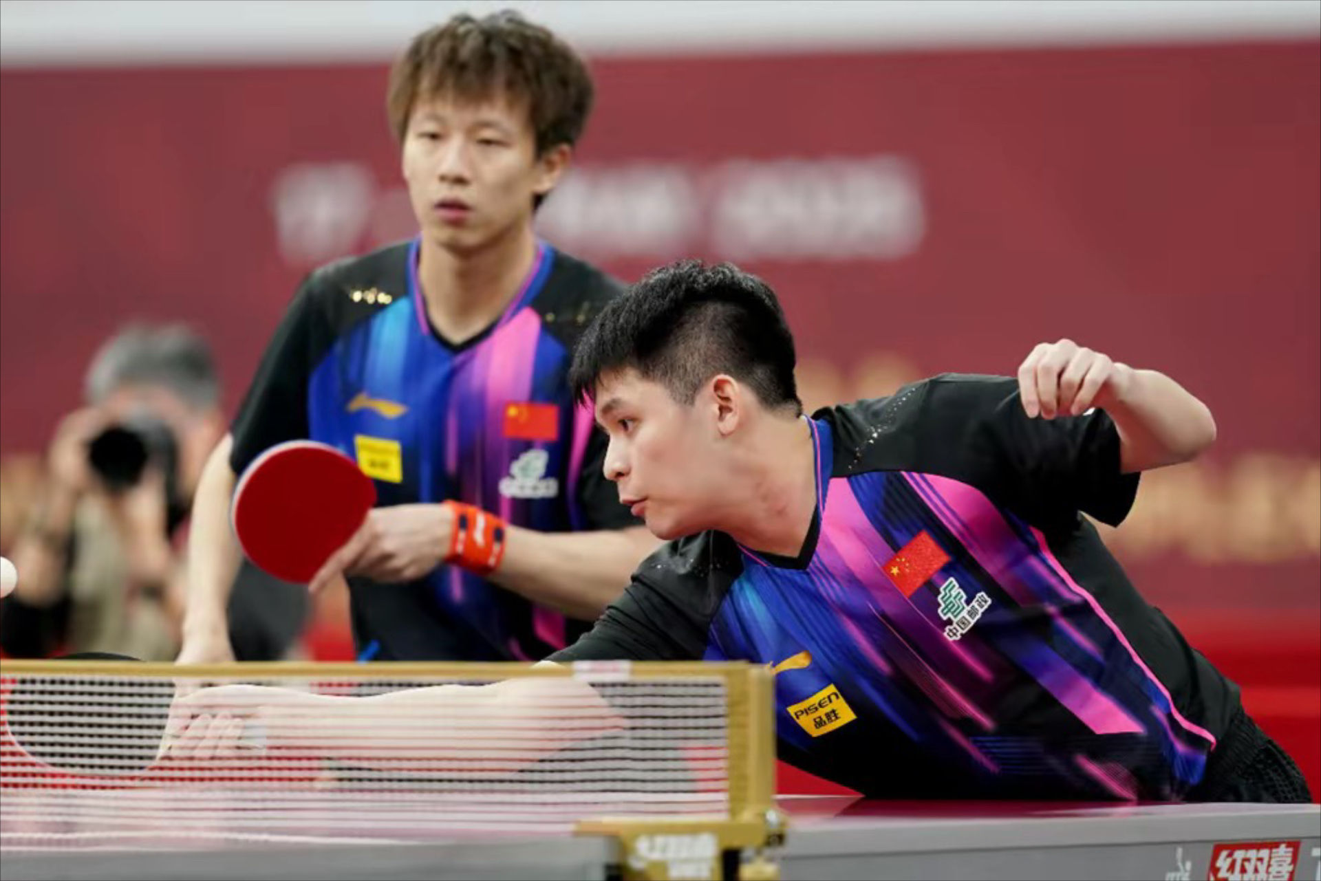 韩国队鏖战英格兰队，林高远高光表现