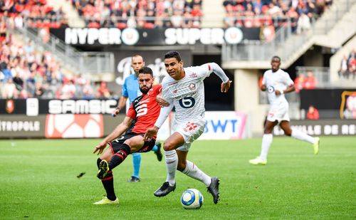 里尔客场惨败，领跑局势岌岌可危