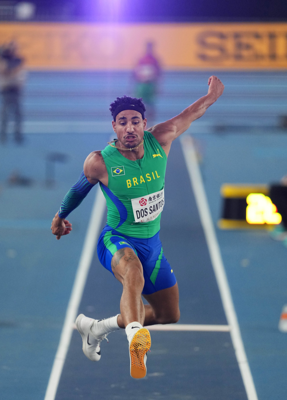 意大利奥林匹克冠军迅猛发力，夺得田径金牌